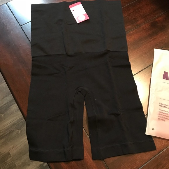 NWT Blk High waist shapewear shorts - Picture 5 of 8